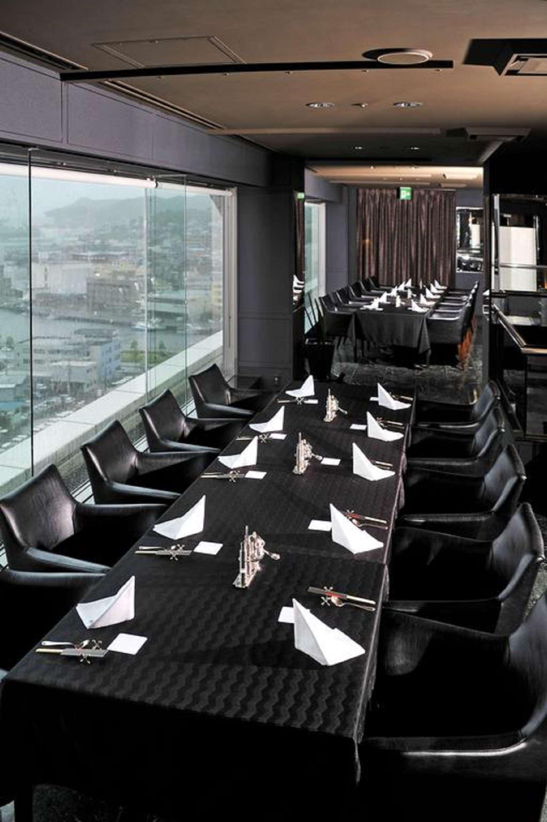The Global View Nagasaki Hotel Eksteriør billede The interior of the restaurant