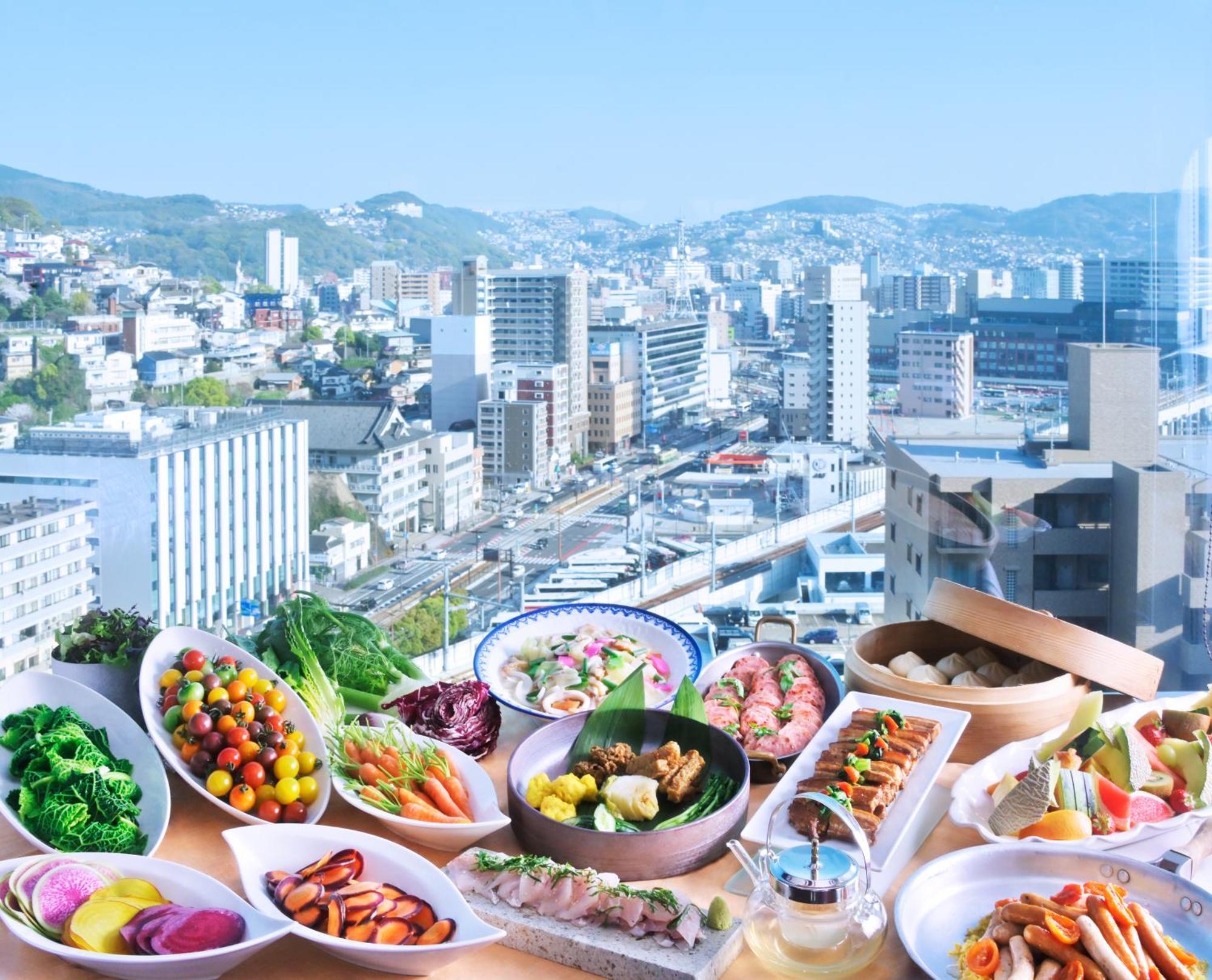 The Global View Nagasaki Hotel Eksteriør billede A view of the city