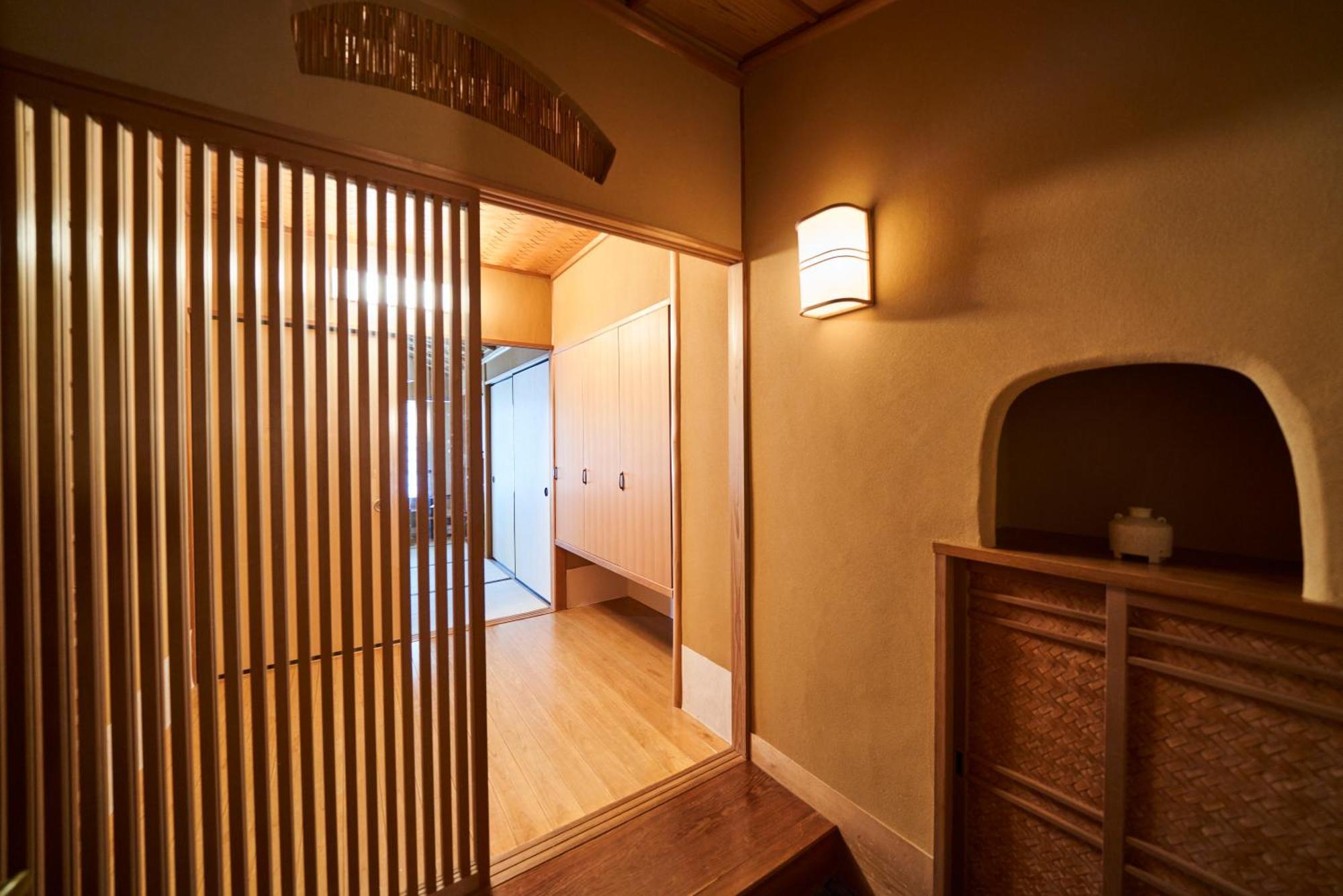The Global View Nagasaki Hotel Eksteriør billede A shōji in a traditional Japanese house