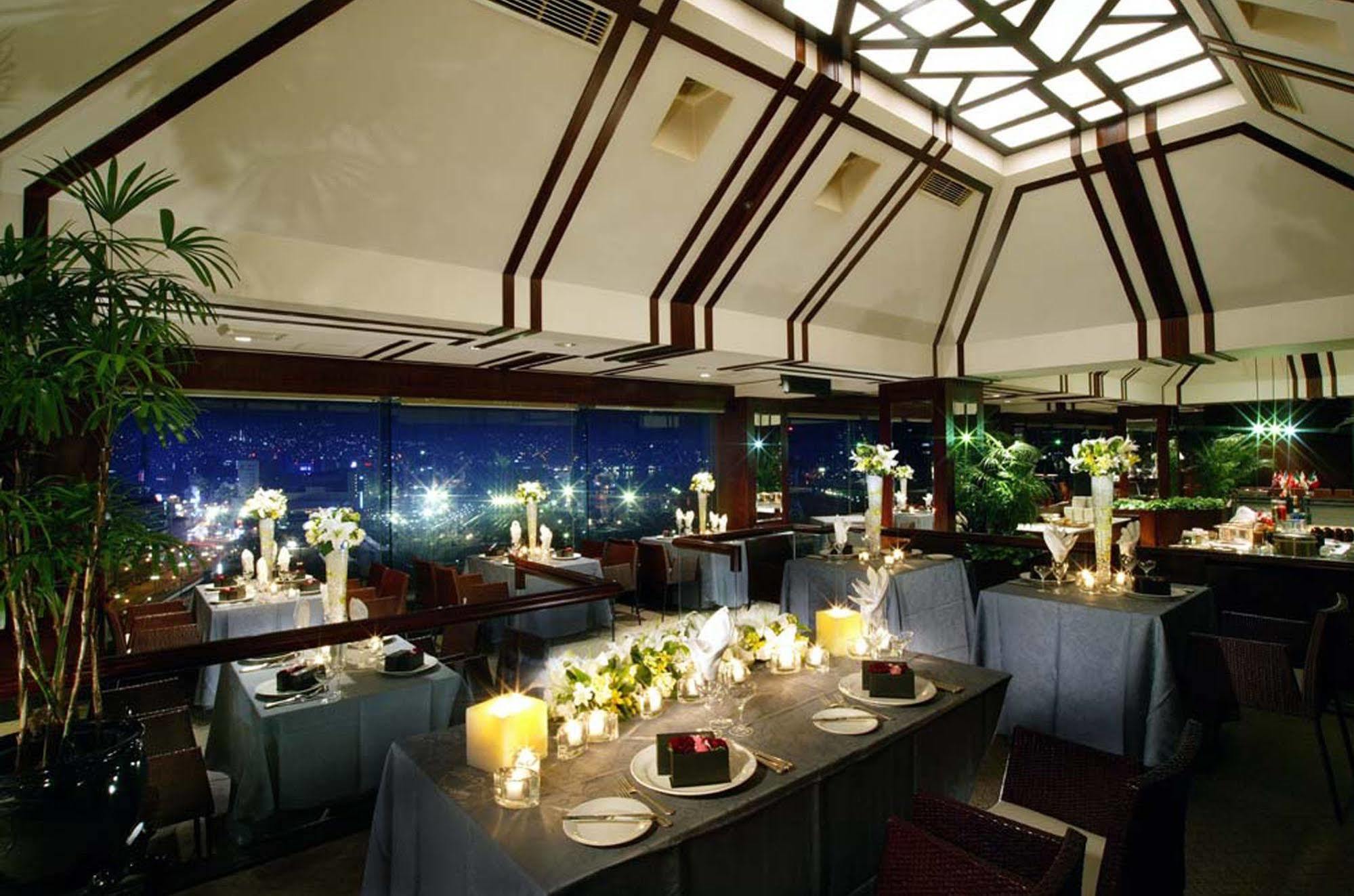 The Global View Nagasaki Hotel Eksteriør billede The interior of the restaurant